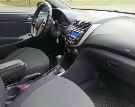 Бежевый Хендай Акцент, объемом двигателя 1.4 л и пробегом 40 тыс. км за 9100 $, фото 26 на Automoto.ua