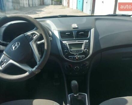 Бежевый Хендай Акцент, объемом двигателя 1.6 л и пробегом 65 тыс. км за 8200 $, фото 3 на Automoto.ua