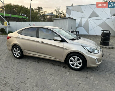 Бежевый Хендай Акцент, объемом двигателя 1.4 л и пробегом 175 тыс. км за 5400 $, фото 7 на Automoto.ua