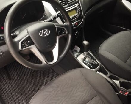 Бежевый Хендай Акцент, объемом двигателя 1.6 л и пробегом 155 тыс. км за 7300 $, фото 5 на Automoto.ua