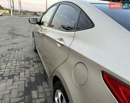 Бежевый Хендай Акцент, объемом двигателя 1.4 л и пробегом 175 тыс. км за 5400 $, фото 13 на Automoto.ua