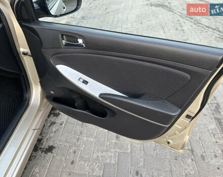 Бежевый Хендай Акцент, объемом двигателя 1.4 л и пробегом 175 тыс. км за 5400 $, фото 24 на Automoto.ua