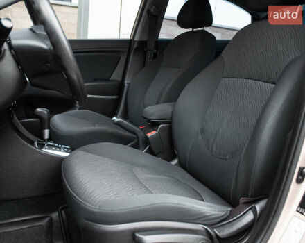 Бежевый Хендай Акцент, объемом двигателя 1.6 л и пробегом 153 тыс. км за 8200 $, фото 10 на Automoto.ua