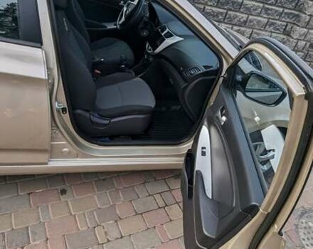 Бежевий Хендай Акцент, об'ємом двигуна 1.4 л та пробігом 90 тис. км за 7900 $, фото 4 на Automoto.ua