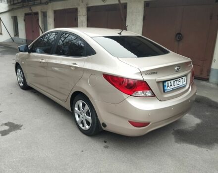 Бежевый Хендай Акцент, объемом двигателя 1.6 л и пробегом 155 тыс. км за 7300 $, фото 4 на Automoto.ua