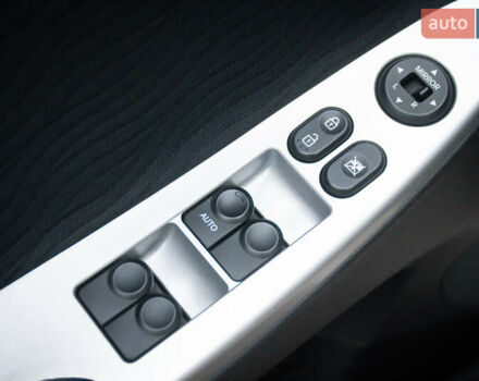 Бежевый Хендай Акцент, объемом двигателя 1.6 л и пробегом 153 тыс. км за 8200 $, фото 25 на Automoto.ua