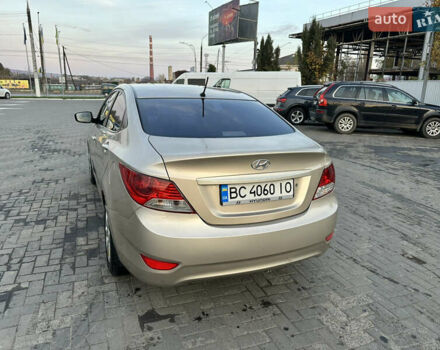 Бежевый Хендай Акцент, объемом двигателя 1.4 л и пробегом 175 тыс. км за 5400 $, фото 4 на Automoto.ua