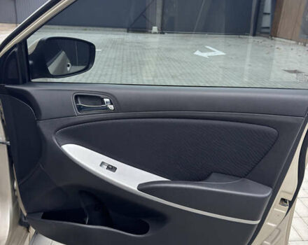 Хендай Акцент 2012 в Киеве на Automoto.ua Бежевый Хендай Акцент, объемом двигателя 1.4 л и пробегом 225 тыс. км за 7600 $, фото 15 на Automoto.ua