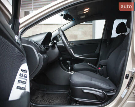 Бежевый Хендай Акцент, объемом двигателя 1.6 л и пробегом 153 тыс. км за 8200 $, фото 9 на Automoto.ua