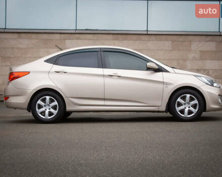Бежевый Хендай Акцент, объемом двигателя 1.6 л и пробегом 153 тыс. км за 8200 $, фото 1 на Automoto.ua