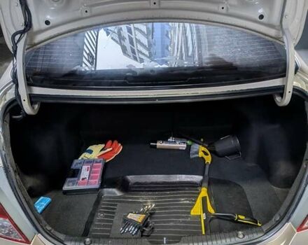 Бежевый Хендай Акцент, объемом двигателя 1.4 л и пробегом 112 тыс. км за 8000 $, фото 13 на Automoto.ua