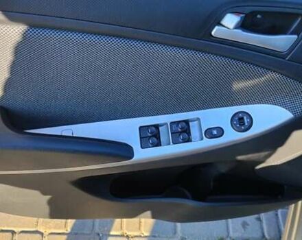 Бежевий Хендай Акцент, об'ємом двигуна 1.4 л та пробігом 109 тис. км за 9800 $, фото 8 на Automoto.ua