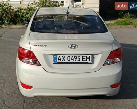 Бежевий Хендай Акцент, об'ємом двигуна 1.37 л та пробігом 53 тис. км за 9850 $, фото 6 на Automoto.ua