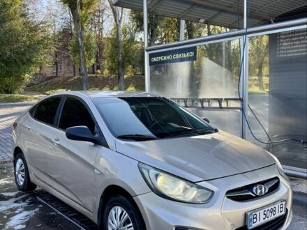 Хендай Акцент 2011 у Кам'янське (Дніпродзержинськ) на Automoto.ua Бежевий Хендай Акцент, об'ємом двигуна 1.4 л та пробігом 190 тис. км за 5750 $, фото 1 на Automoto.ua