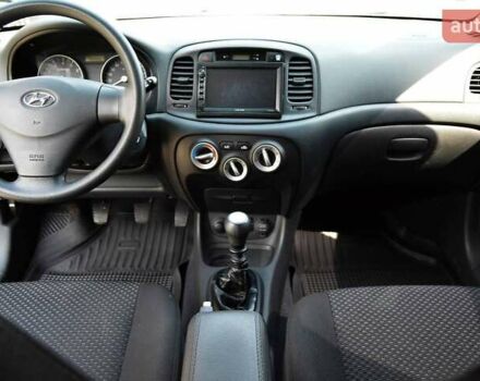 Черный Хендай Акцент, объемом двигателя 1.4 л и пробегом 123 тыс. км за 4500 $, фото 5 на Automoto.ua