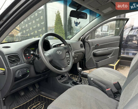 Черный Хендай Акцент, объемом двигателя 1.4 л и пробегом 123 тыс. км за 4550 $, фото 12 на Automoto.ua