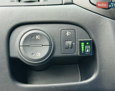 Черный Хендай Акцент, объемом двигателя 1.4 л и пробегом 123 тыс. км за 4550 $, фото 25 на Automoto.ua