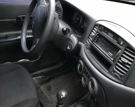 Черный Хендай Акцент, объемом двигателя 1.6 л и пробегом 187 тыс. км за 5200 $, фото 6 на Automoto.ua