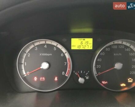 Черный Хендай Акцент, объемом двигателя 1.6 л и пробегом 187 тыс. км за 5200 $, фото 5 на Automoto.ua