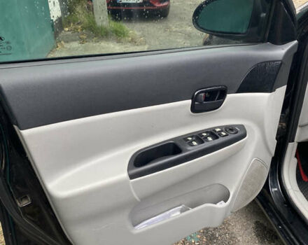 Черный Хендай Акцент, объемом двигателя 1.4 л и пробегом 343 тыс. км за 5000 $, фото 9 на Automoto.ua