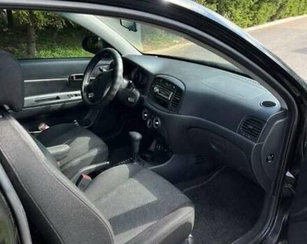 Чорний Хендай Акцент, об'ємом двигуна 1.6 л та пробігом 221 тис. км за 4600 $, фото 5 на Automoto.ua