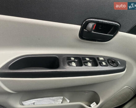 Черный Хендай Акцент, объемом двигателя 1.4 л и пробегом 343 тыс. км за 5000 $, фото 14 на Automoto.ua