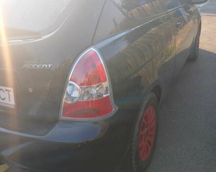 Черный Хендай Акцент, объемом двигателя 1.6 л и пробегом 148 тыс. км за 3300 $, фото 9 на Automoto.ua