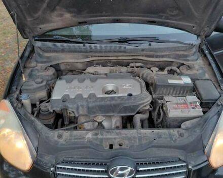 Черный Хендай Акцент, объемом двигателя 1.4 л и пробегом 230 тыс. км за 4600 $, фото 11 на Automoto.ua