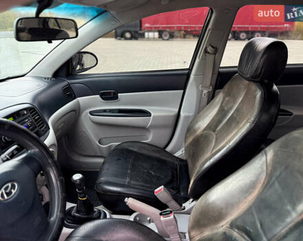 Хендай Акцент 2007 в Черновцах на Automoto.ua Черный Хендай Акцент, объемом двигателя 1.4 л и пробегом 345 тыс. км за 3600 $, фото 47 на Automoto.ua