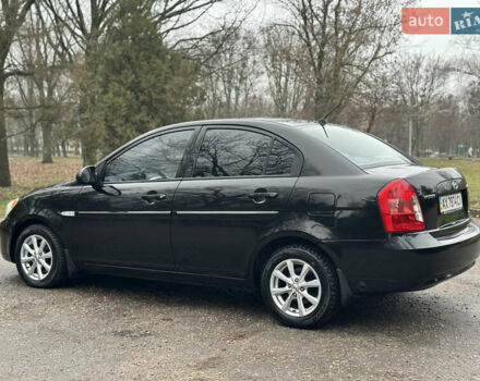 Черный Хендай Акцент, объемом двигателя 1.6 л и пробегом 170 тыс. км за 5699 $, фото 8 на Automoto.ua