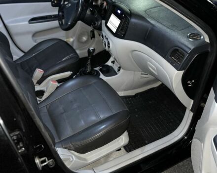 Черный Хендай Акцент, объемом двигателя 1.4 л и пробегом 197 тыс. км за 4800 $, фото 9 на Automoto.ua