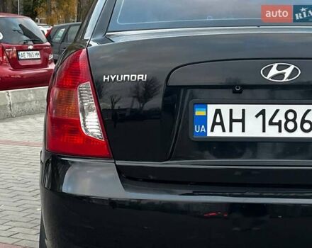 Черный Хендай Акцент, объемом двигателя 1.4 л и пробегом 197 тыс. км за 4900 $, фото 6 на Automoto.ua