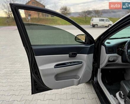 Черный Хендай Акцент, объемом двигателя 1.4 л и пробегом 346 тыс. км за 3450 $, фото 14 на Automoto.ua