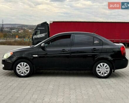 Черный Хендай Акцент, объемом двигателя 1.4 л и пробегом 346 тыс. км за 3350 $, фото 4 на Automoto.ua