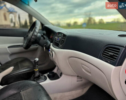 Хендай Акцент 2007 в Черновцах на Automoto.ua Черный Хендай Акцент, объемом двигателя 1.4 л и пробегом 345 тыс. км за 3600 $, фото 46 на Automoto.ua