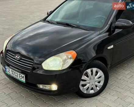 Черный Хендай Акцент, объемом двигателя 1.4 л и пробегом 346 тыс. км за 3350 $, фото 3 на Automoto.ua