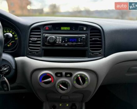 Черный Хендай Акцент, объемом двигателя 1.4 л и пробегом 346 тыс. км за 3350 $, фото 17 на Automoto.ua