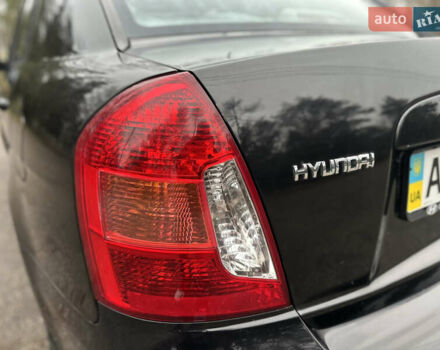 Черный Хендай Акцент, объемом двигателя 1.6 л и пробегом 170 тыс. км за 5699 $, фото 25 на Automoto.ua