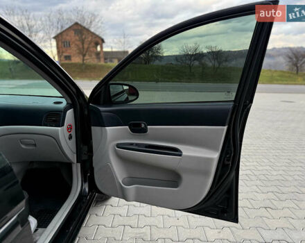 Хендай Акцент 2007 в Черновцах на Automoto.ua Черный Хендай Акцент, объемом двигателя 1.4 л и пробегом 345 тыс. км за 3600 $, фото 35 на Automoto.ua