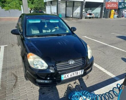 Черный Хендай Акцент, объемом двигателя 1.4 л и пробегом 317 тыс. км за 4000 $, фото 1 на Automoto.ua