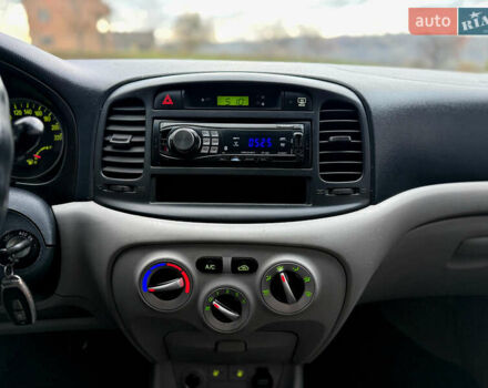 Хендай Акцент 2007 в Черновцах на Automoto.ua Черный Хендай Акцент, объемом двигателя 1.4 л и пробегом 345 тыс. км за 3600 $, фото 40 на Automoto.ua