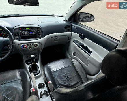 Хендай Акцент 2007 в Черновцах на Automoto.ua Черный Хендай Акцент, объемом двигателя 1.4 л и пробегом 345 тыс. км за 3600 $, фото 44 на Automoto.ua