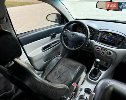 Хендай Акцент 2007 в Черновцах на Automoto.ua Черный Хендай Акцент, объемом двигателя 1.4 л и пробегом 345 тыс. км за 3600 $, фото 43 на Automoto.ua