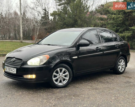 Черный Хендай Акцент, объемом двигателя 1.6 л и пробегом 170 тыс. км за 5699 $, фото 3 на Automoto.ua