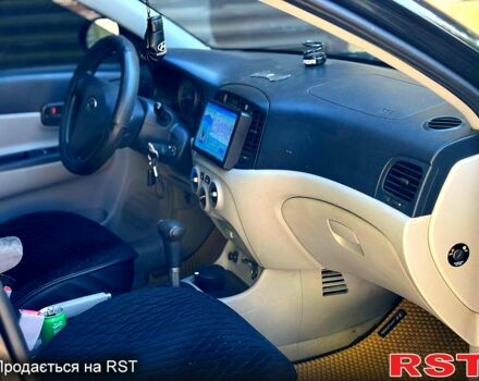 Черный Хендай Акцент, объемом двигателя 1.4 л и пробегом 178 тыс. км за 5300 $, фото 7 на Automoto.ua