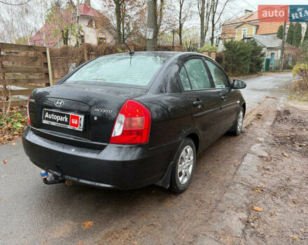Черный Хендай Акцент, объемом двигателя 1.4 л и пробегом 165 тыс. км за 5390 $, фото 4 на Automoto.ua