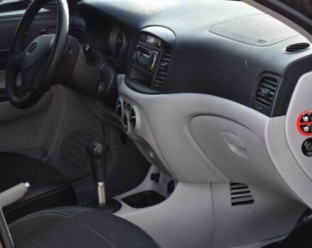 Чорний Хендай Акцент, об'ємом двигуна 1.4 л та пробігом 193 тис. км за 5799 $, фото 12 на Automoto.ua