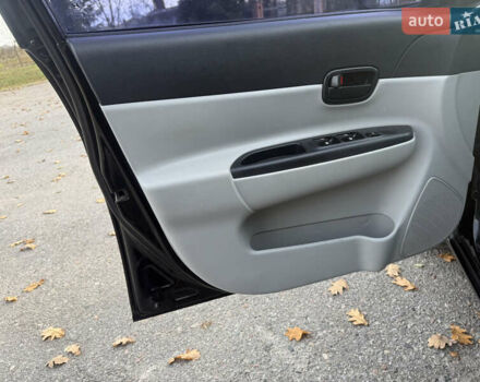 Черный Хендай Акцент, объемом двигателя 1.4 л и пробегом 257 тыс. км за 3000 $, фото 16 на Automoto.ua