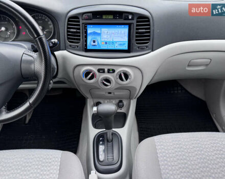 Черный Хендай Акцент, объемом двигателя 1.4 л и пробегом 139 тыс. км за 5999 $, фото 59 на Automoto.ua