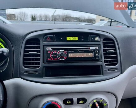 Черный Хендай Акцент, объемом двигателя 1.4 л и пробегом 221 тыс. км за 4950 $, фото 44 на Automoto.ua